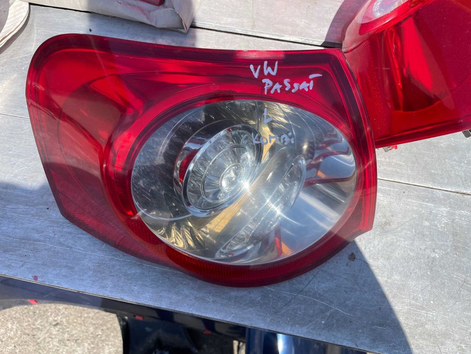 Volkswagen Passat B6 Kombi lampa tylna lewa