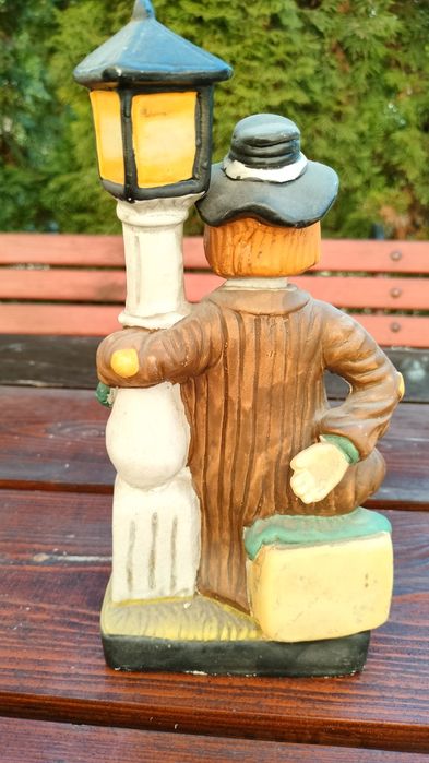 Ceramiczna figurka kloszarda