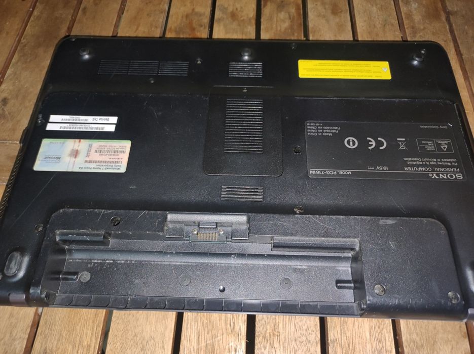 Portátil Sony vaio com carregador não tem beteria