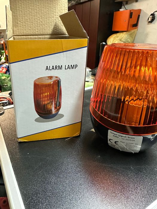 Lampa sygnalizacyjna do bram 230V