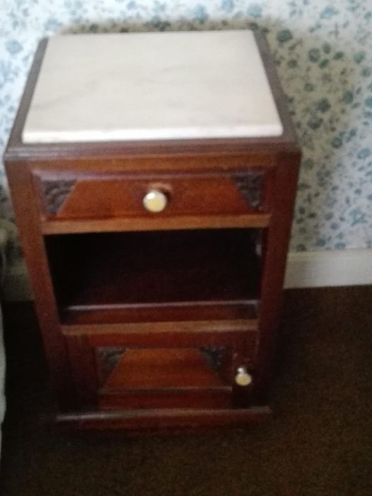 Mesa de cabeceira