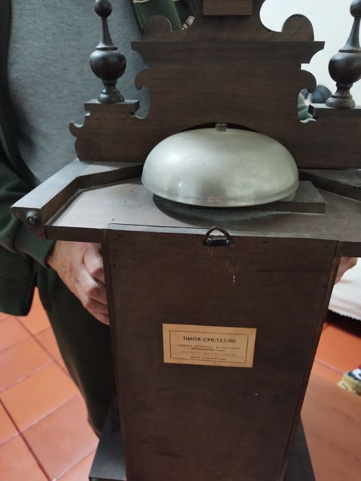 Relógio de corda antigo64552532290306124