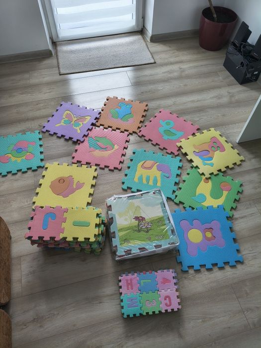 Puzzle piankowe literki zwierzątka
