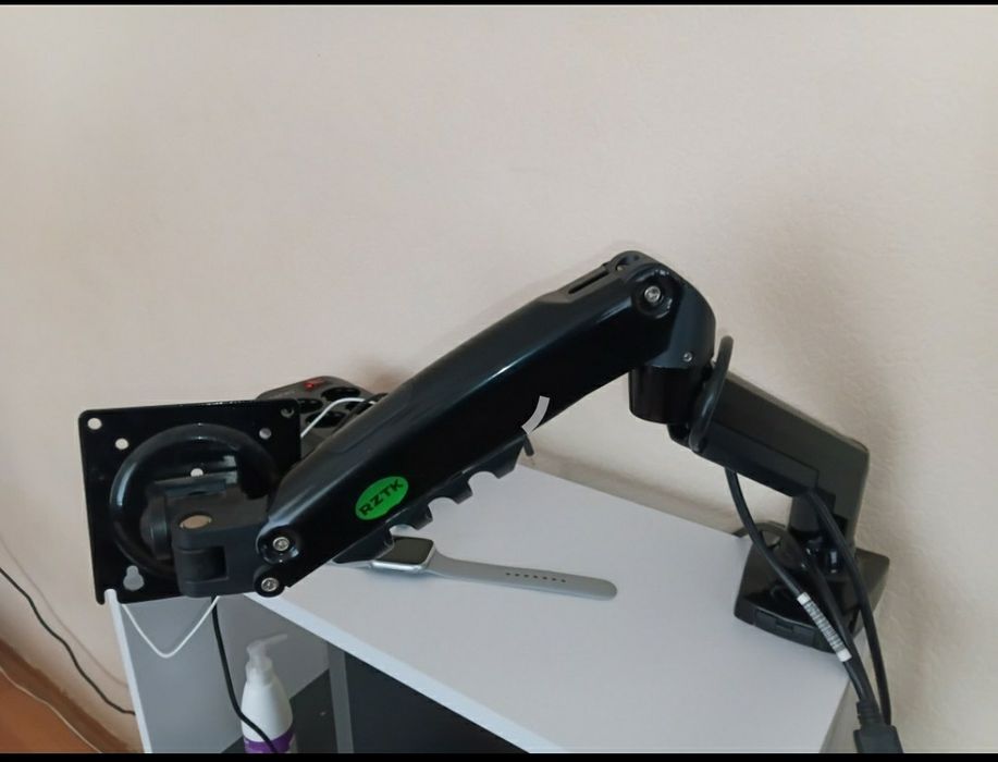 Крепление для монитора