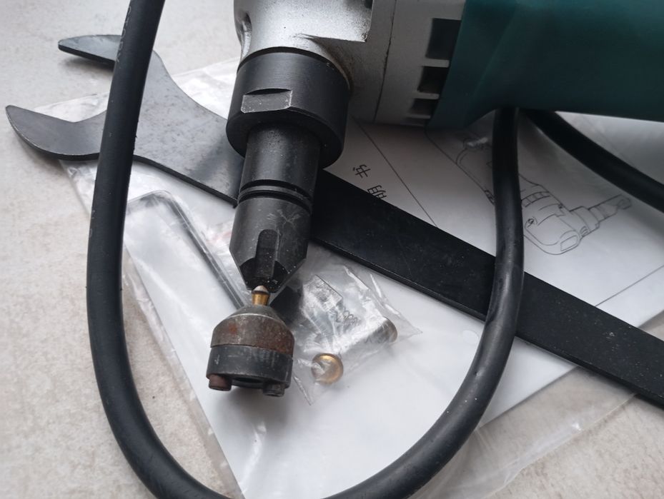 Nożyce do blachy skokowe