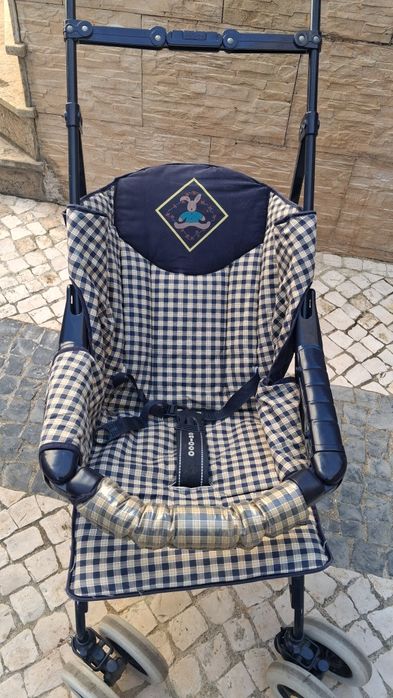 Carro para bebé  da chicco da para deitar usado
