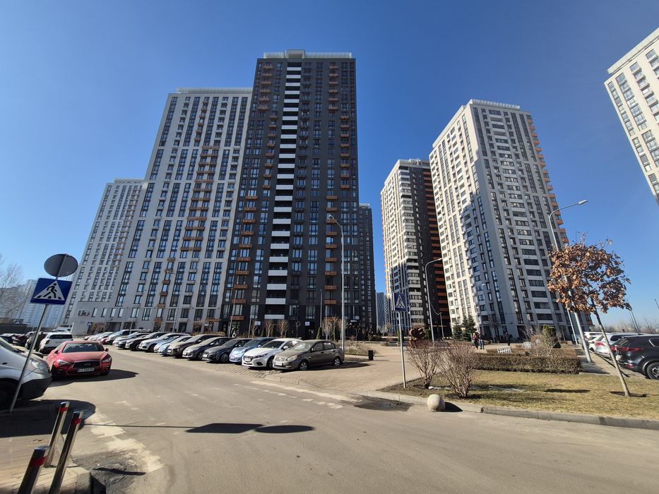 Севен. Криті паркінги. Продаж.