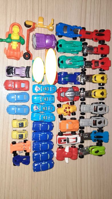 Кіндер іграшки Kinder