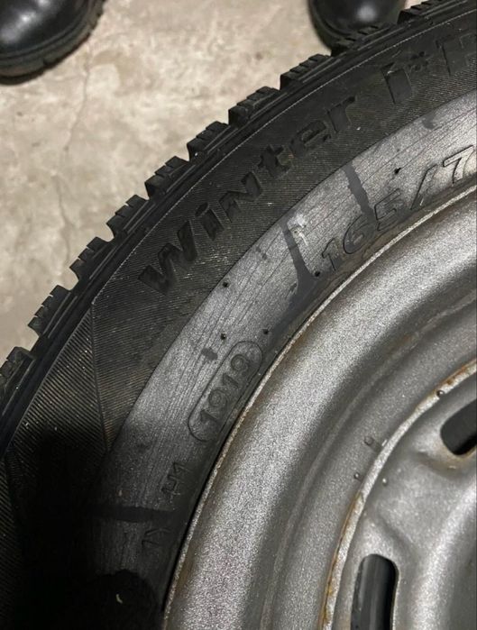 Резина зимова (1 колесо) в гарному стані