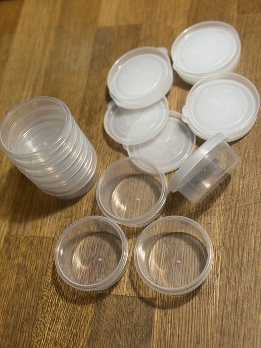 Zestaw (10szt) małych pojemników