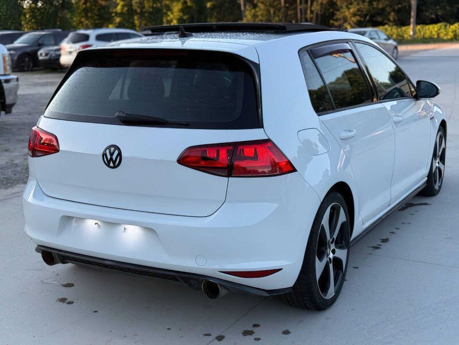 Volkswagen Golf GTI SE      2015