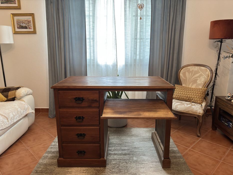 Secretária em Madeira