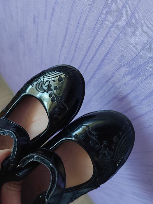 Продам дитячі туфлі /черевички 28 р.