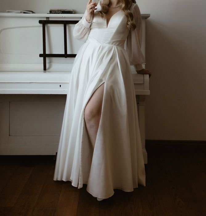 Klasyczna satynowa suknia ślubna Pepe Linea model Angel off-white r. 40 regulowany gorset Annais Bridal