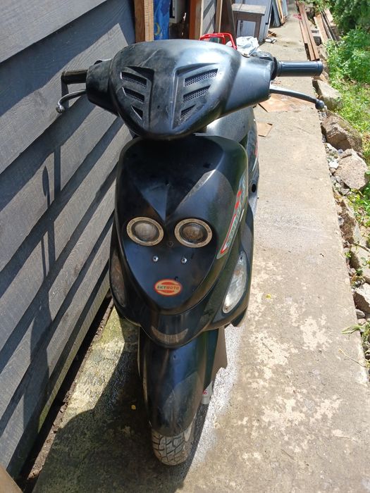 Скутер 50 на ходу с номерами и  регистрацией в Мрэо