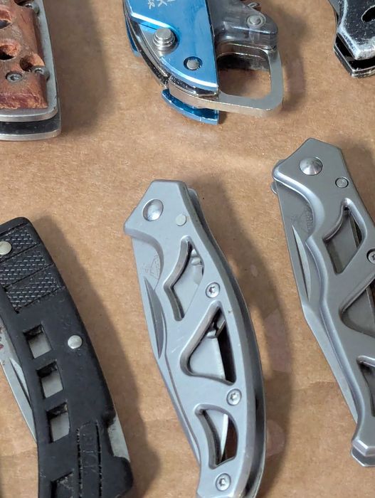 Lote de 14 Canivetes - Gerber, Buck e Outrosa (Usados)