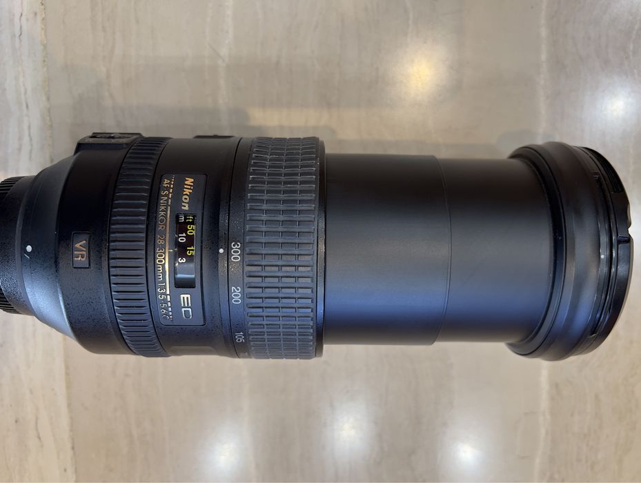 Objetiva Nikon AF-S NIKKOR 28-300mm 1:3.5-5.6G