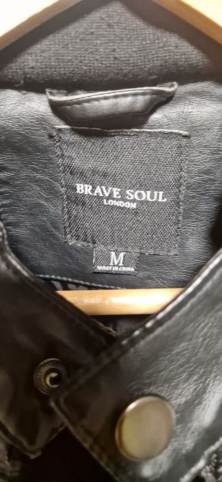 Blusão preto em polipele