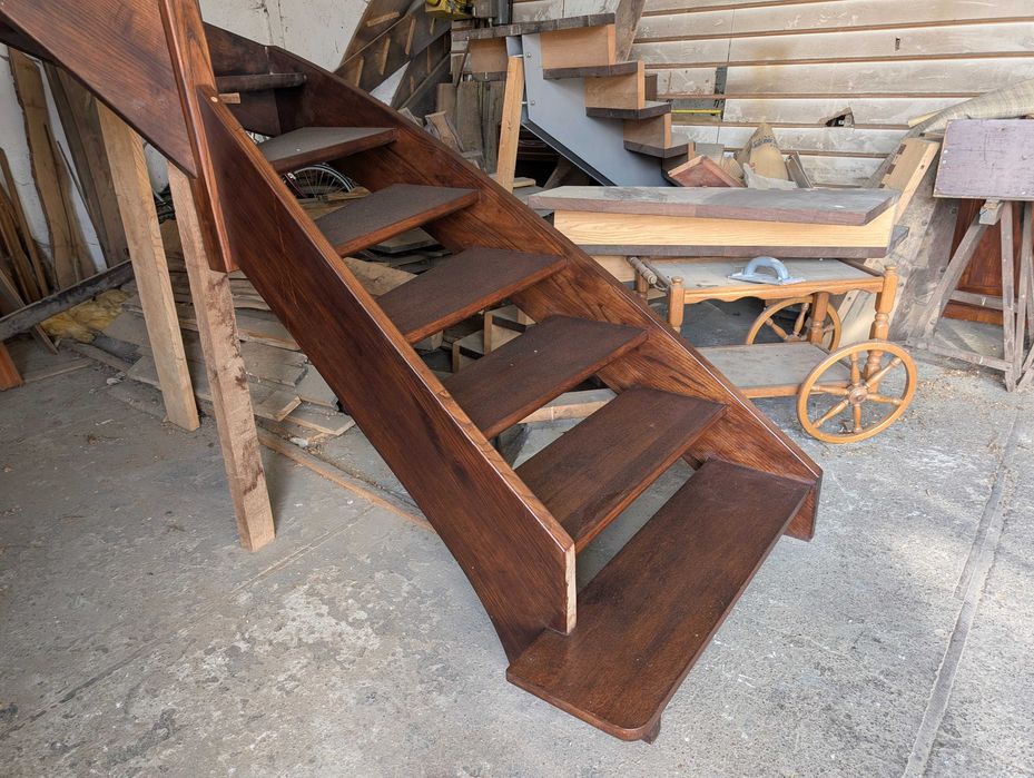 Schody zabiegowe lewe jesionowe