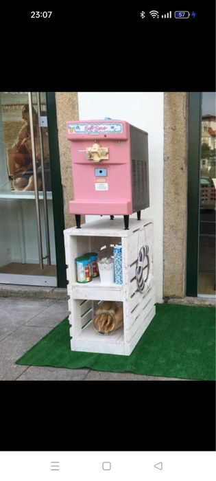 Crepes, gelados , pizzas , pipocas , algodao doce