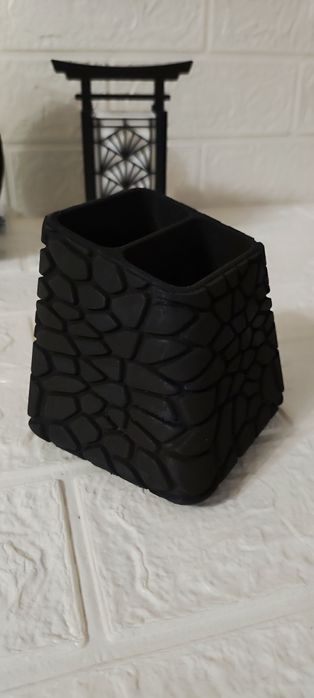 Стильний чорний органайзер / підставка «під камінь» (3D друк)