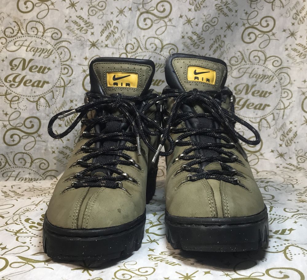 Vintage Women s Nike Air ACG Regrind Leather Hiking Boots 725 Olx