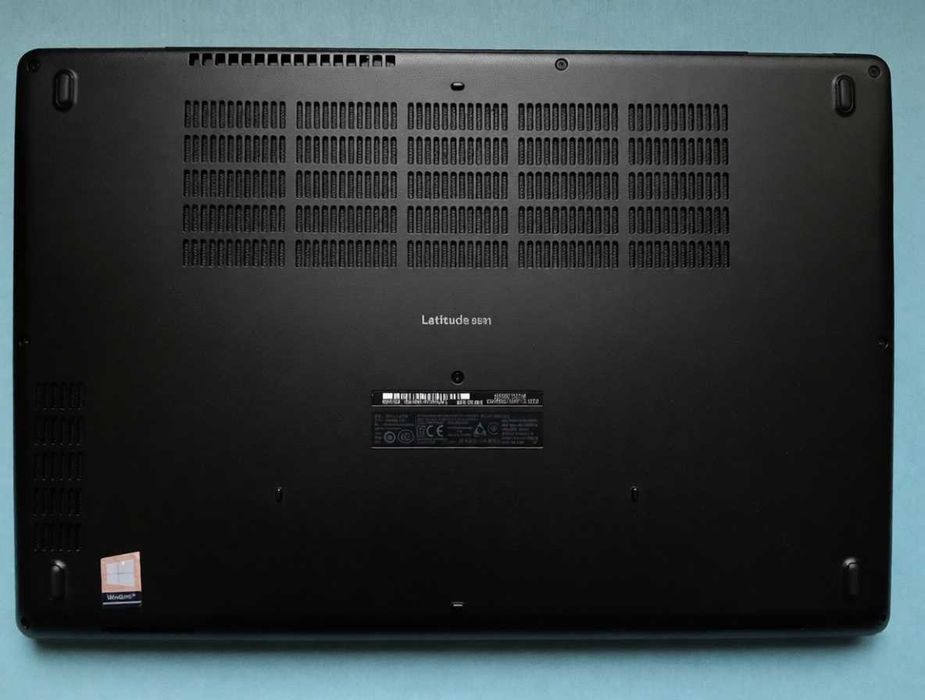 Dell Latitude 5591 i5-8400H GeForce MX130 8/256Gb FullHD IPS