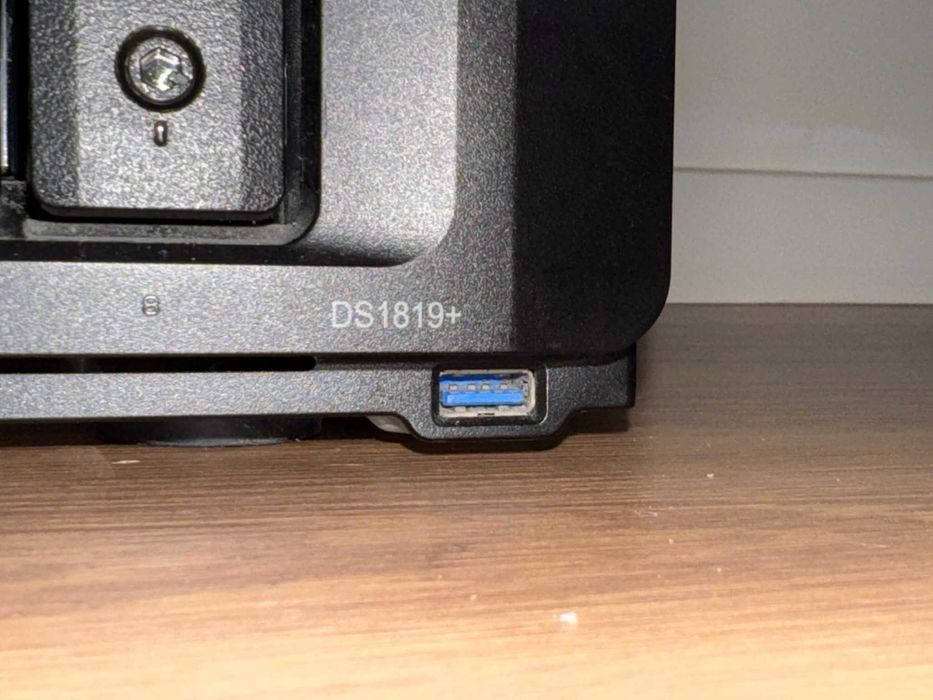 Synology DS1819+ (8-bay, 16GB RAM, 10GbE RJ45 + 2×M.2 SSD)64584923697923121