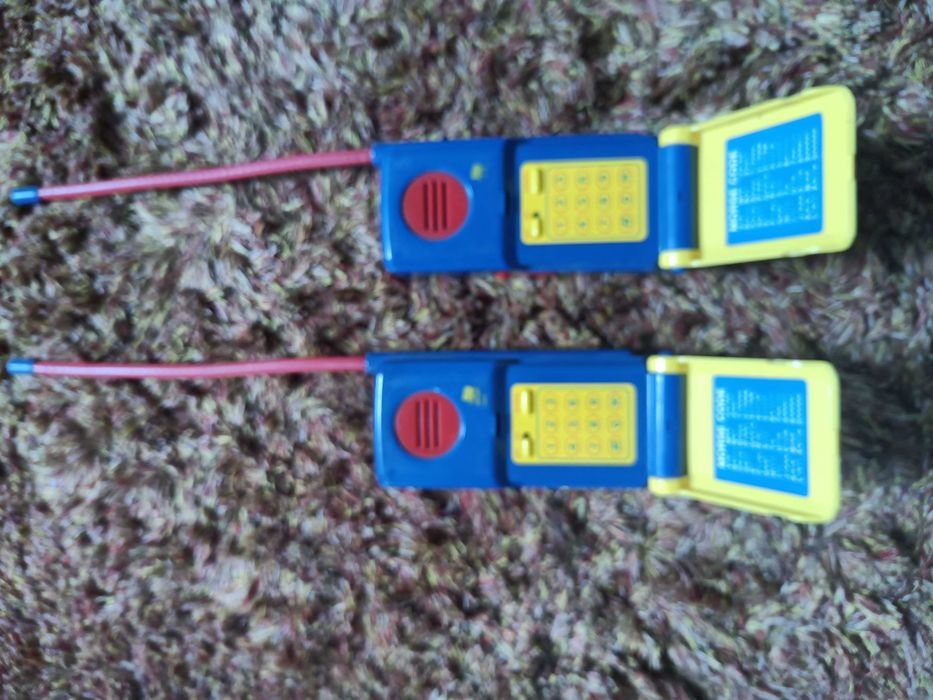 zabawkowe telefony i walkie talkie