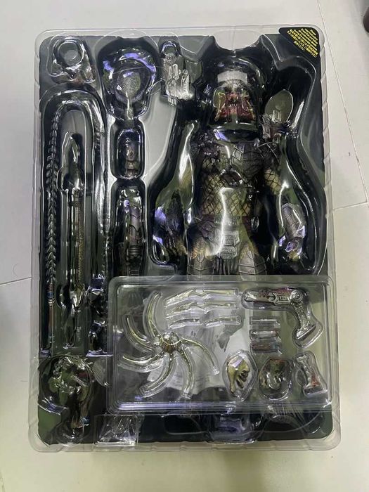 Figura Hot Toys AVP Requiem Wolf Predator Heavy weaponry