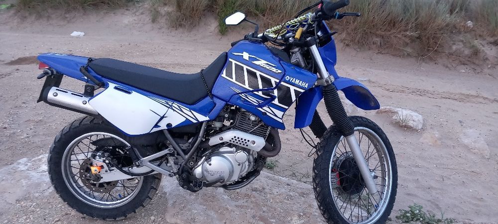 Yamaha xt600 azul