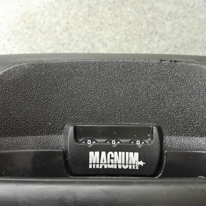 Валіза MAGNUM 65*50