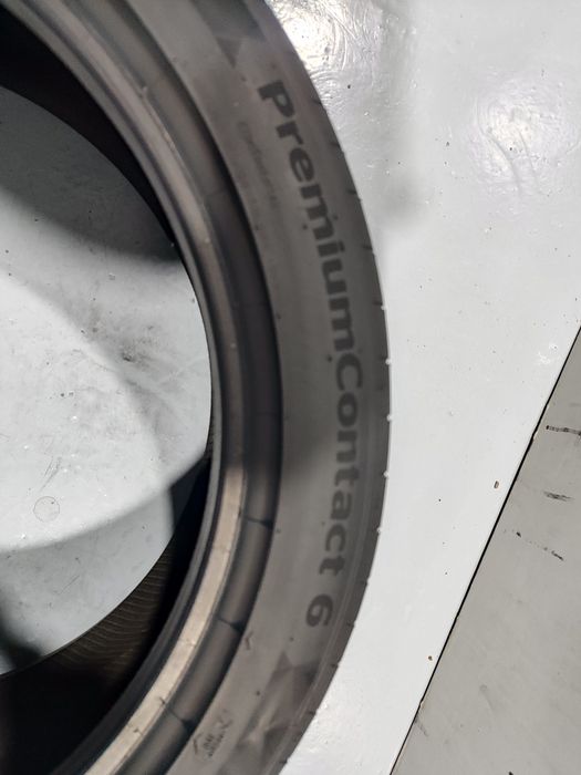 2 pneus semi novos 205-45R17 Continental - Oferta dos Portes