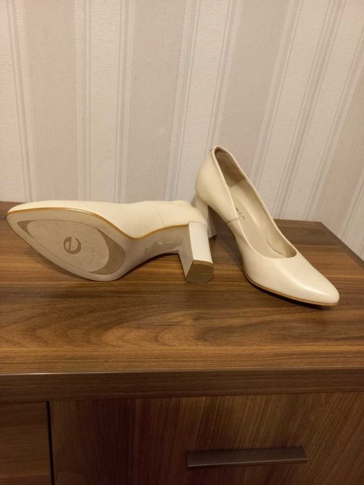 Туфлі жіночі, шкіряні