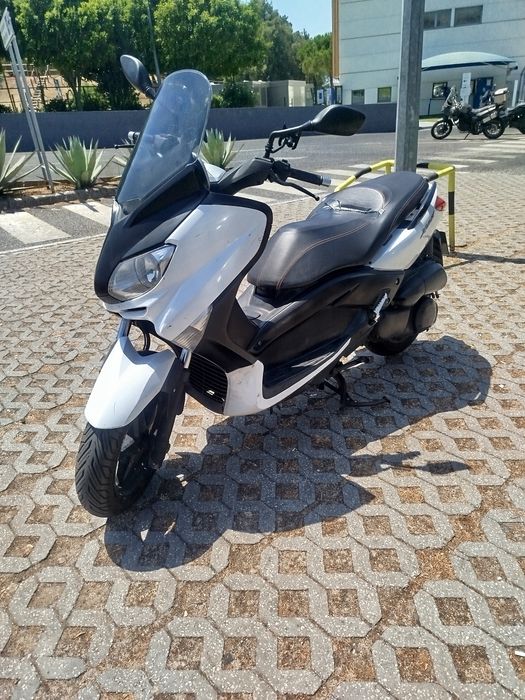 Yamaha XMAX  250
