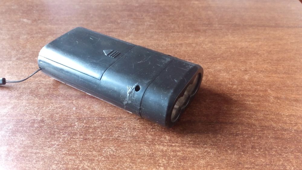 Stara latarka z PRLu