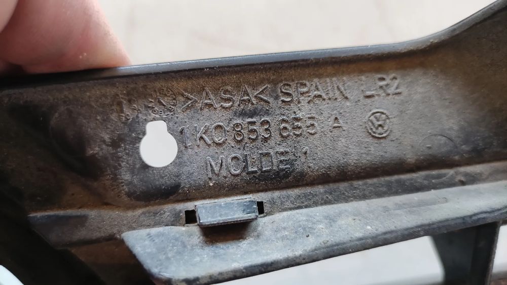 grill atrapa zderzaka przedniego vw golf v