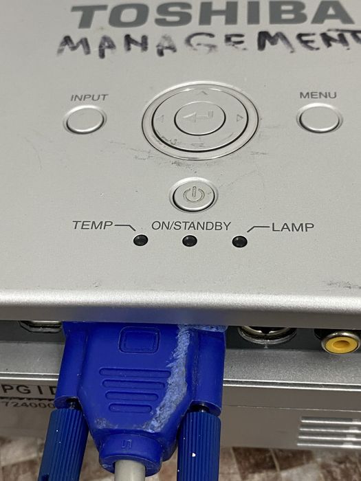 Проектор Toshiba TDP-P9 — під ремонт / на запчастини
