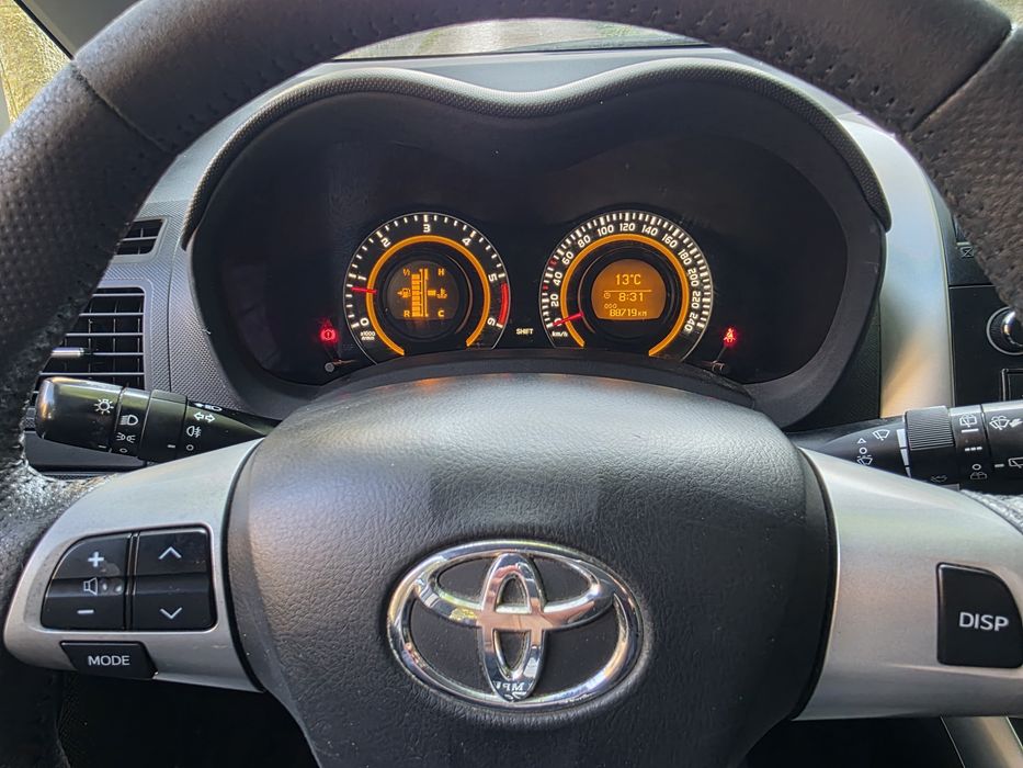 Toyota Auris 1.4 D-4D Com 88.719kms