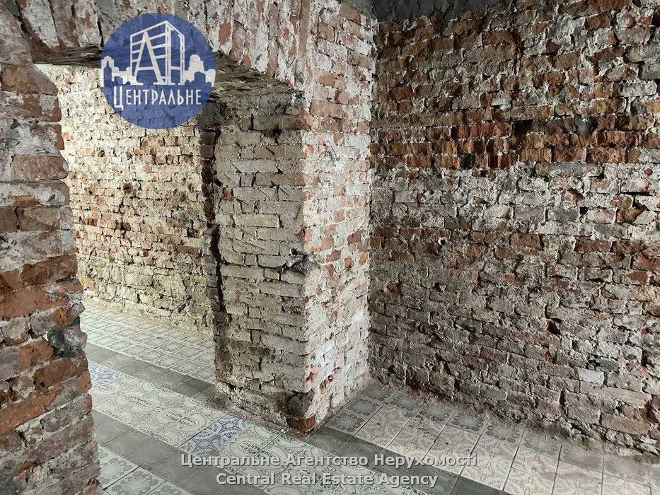 Продається нежитлове приміщення в центральній частині м. Чернівці