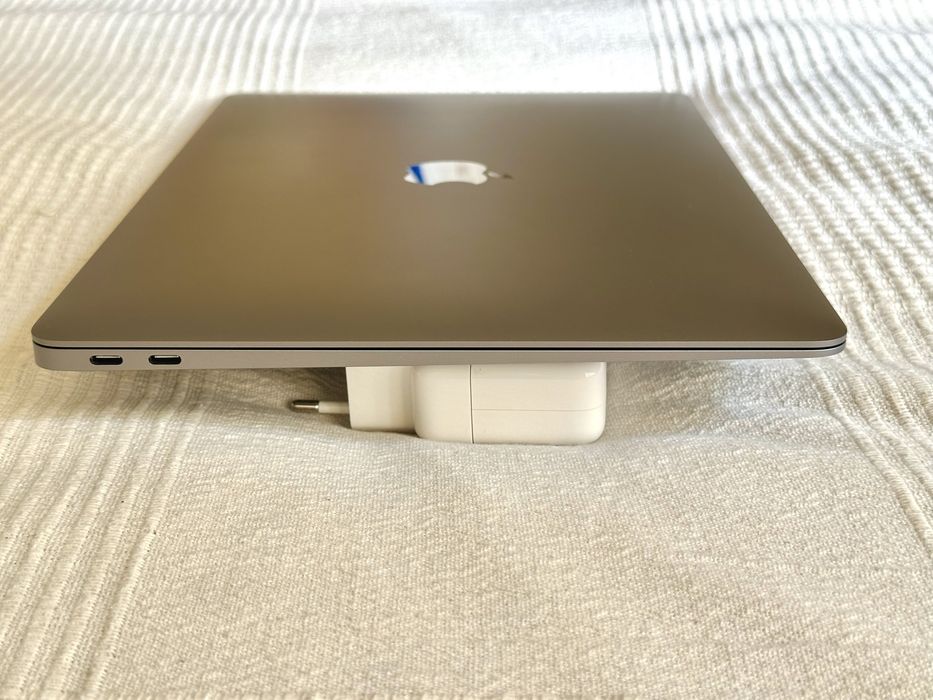Apple MacBook Air 13” 2020 A2179 + Magic Mouse