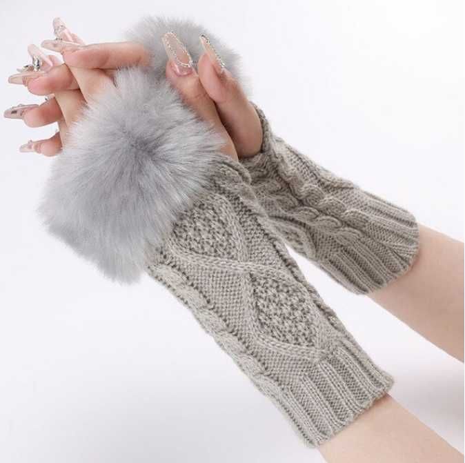 Śliczne rękawiczki bez palców z futerkiem