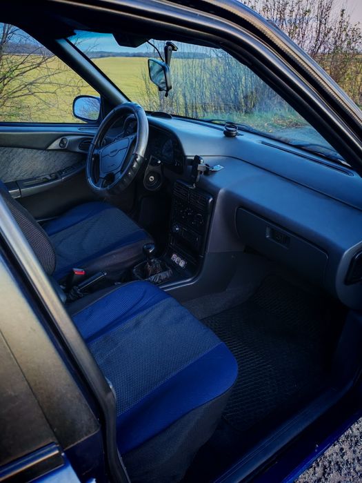 Автомобіль Daewoo Espero