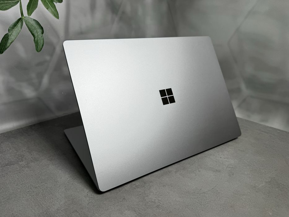Ноутбук Microsoft Surface Laptop 4 / i7-1185G7 / 16GB / 256GB SSD / 15" Touch / Уцінка