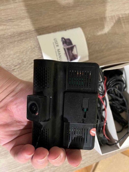 Відеореєстратор 3-канальний хороший стан