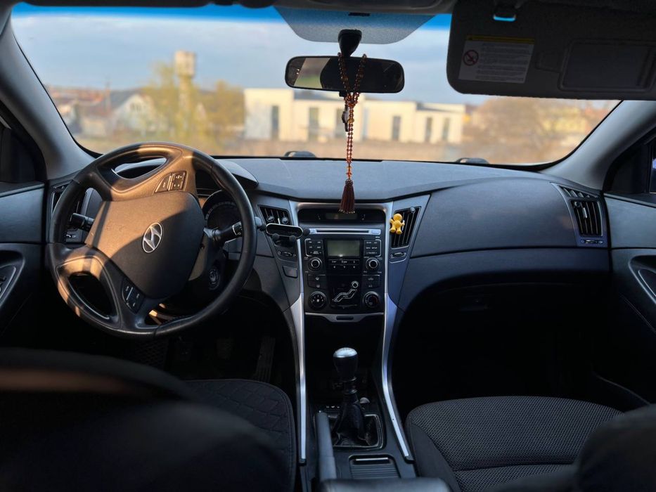 Hyundai Sonata 2011 2.0 газ/бензин