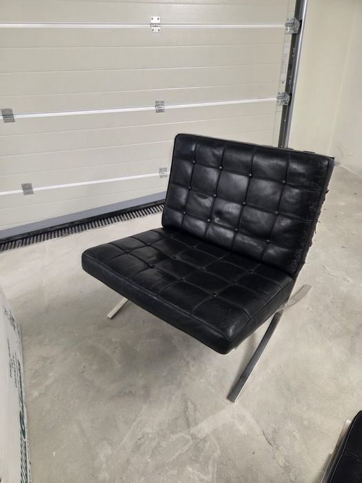 Poltrona estilo Eames + puff – réplica