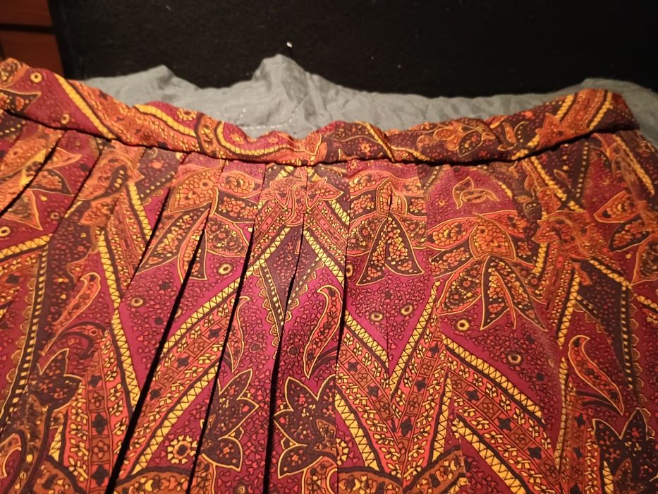 Spódnica plisowana na gómce.