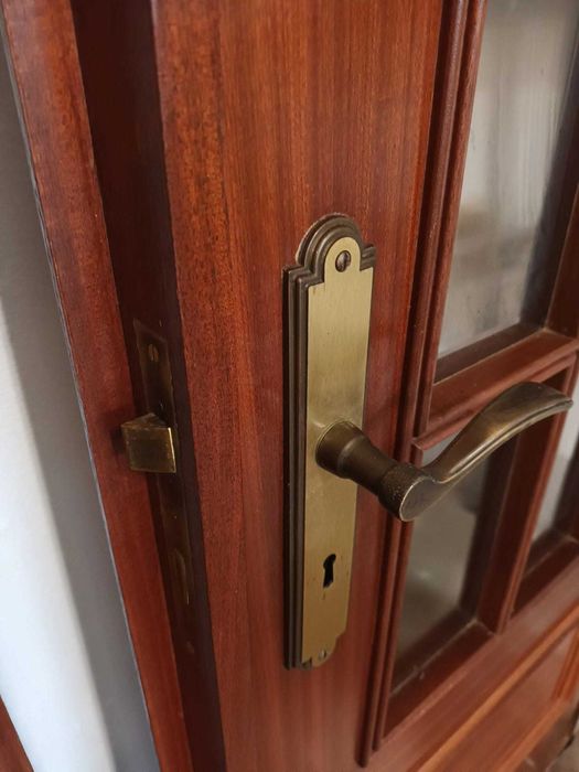 Portas madeira interior e exterior - Mogno