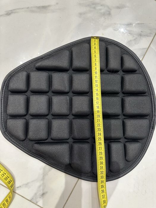 Накладка на сиденье мотоцикла